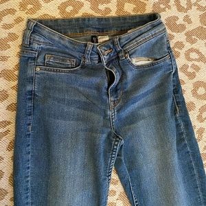 H&M Divided - high waisted skinny jeans size 4